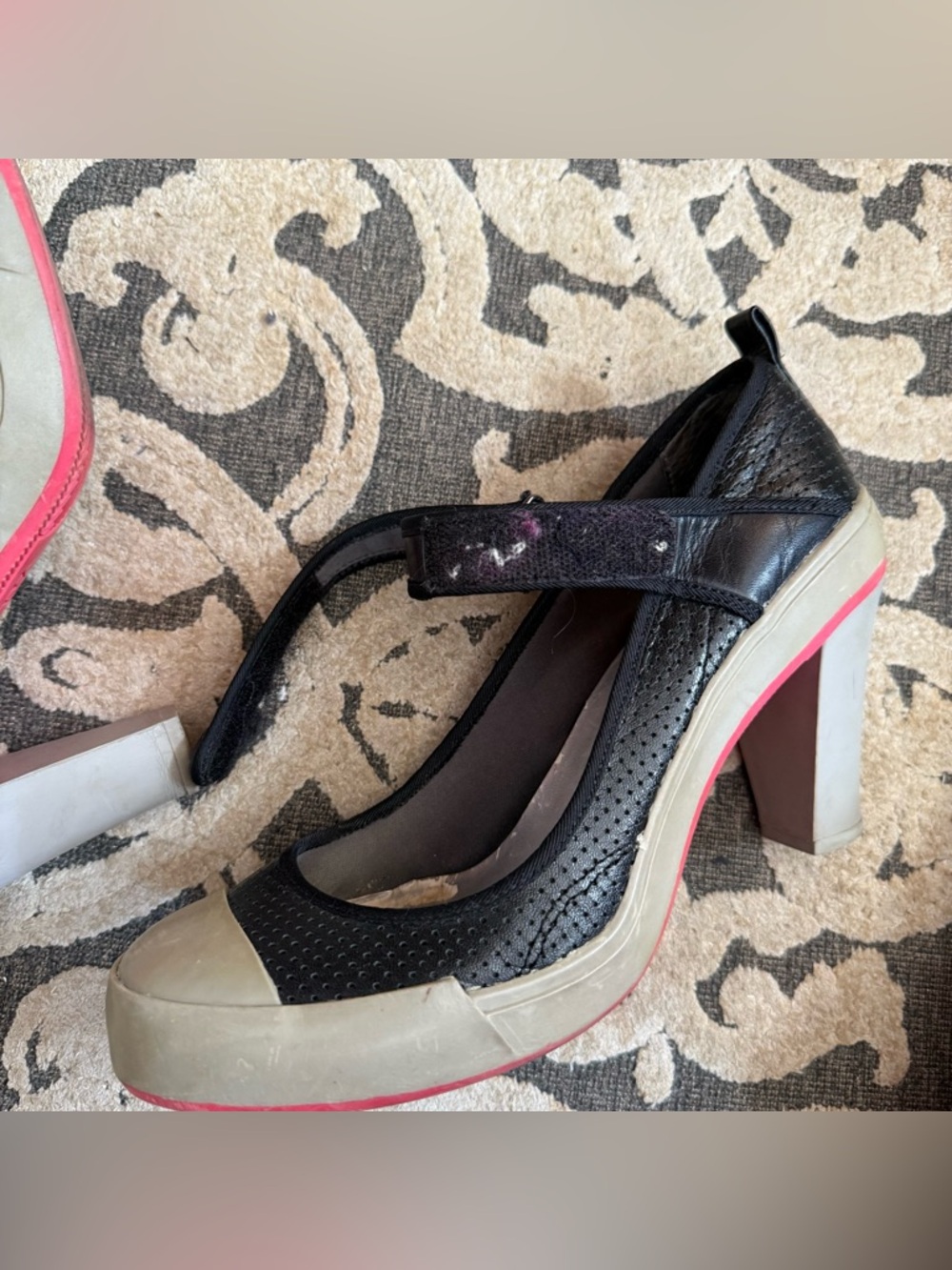 Vintage 1989 DKNY Mary Jane Eleanor black heels - Picture 7 of 8